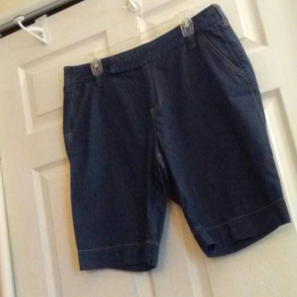 Shorts - Picture 4 of 6